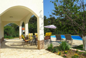 Geräumige Wohnung Mit Terrasse Und Eigenem Pool